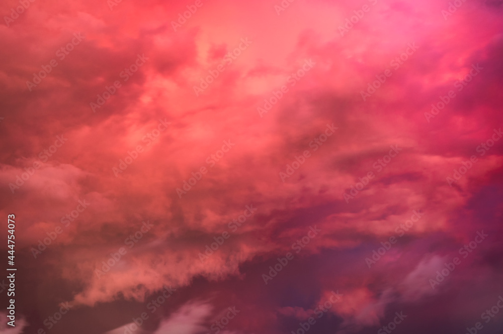 Obraz premium Dramatic sky with cloudy at sunset