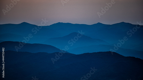Fototapeta Naklejka Na Ścianę i Meble -  Polish part of the Bieszczady Mountains seen from Polonyna Runa (Ukraine). The Carpathian Mts.