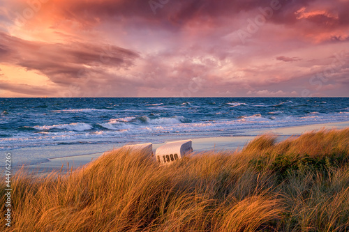 Sonnenuntergang in K  hlungsborn  Meckleburg-Vorpommern  Deutschland