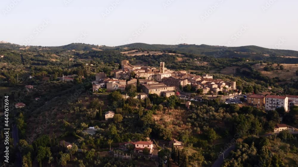 Vista aerea di montemerano in Toscana Vista aerea di montemerano in Toscana