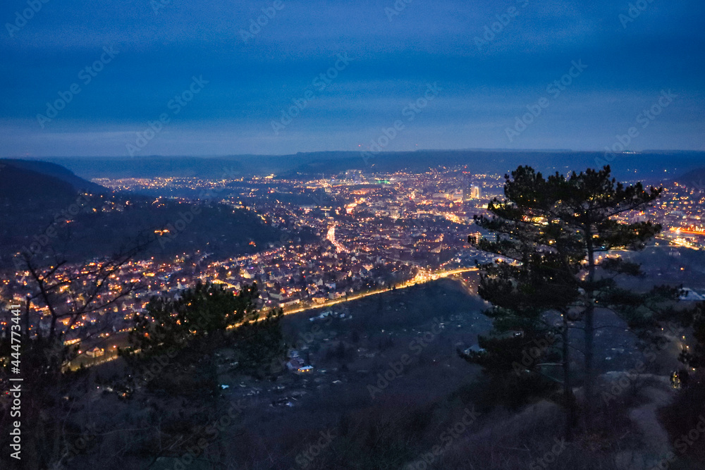 Blick auf die Innenstadt bei Abendrot, Dämmerung, Nacht, Jena in Thüringen, Deutschland