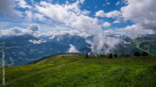 Zillertaler Alpen, Tirol, Österreich im Sommer, Aussicht von der Zillertaler Höhenstrasse