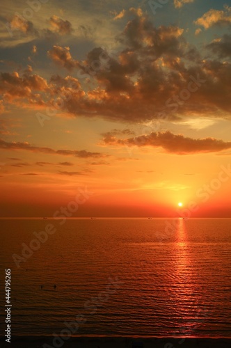 Zachód słońca nad morzem w Durres Albania Bałkany