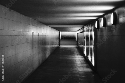 langer Tunnel unter der Siegessäule in Berlin
