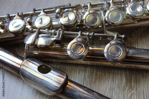 close up of a neglected flute