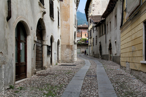 Fototapeta Naklejka Na Ścianę i Meble -  antiche case nobiliari ad Ala (Trento)