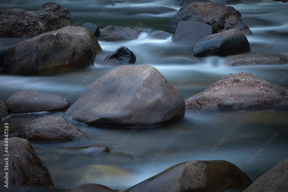 Obraz premium river and stone