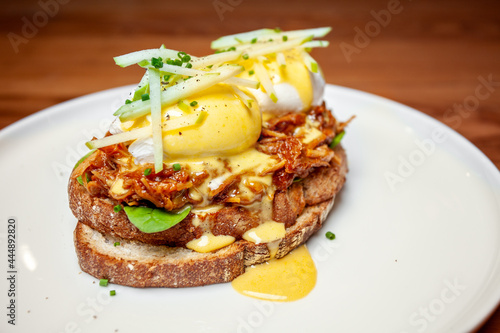 Pulled Pork Benedict