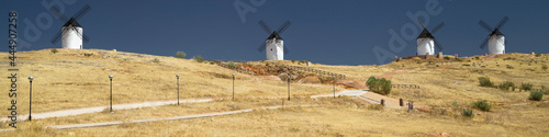 Obraz na płótnie Windmills of the Hill of San Anton, Alcazar de San Juan, Castilla la Mancha, Spain w salonie