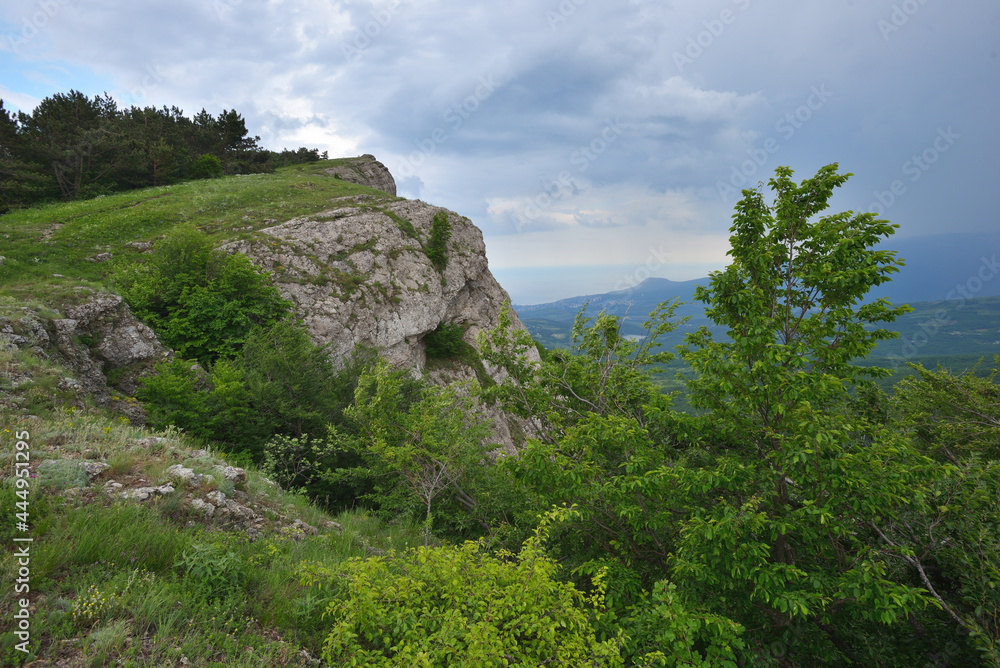 Naklejka premium Precipice on Northern Demerdzhi Mountain in Crimea