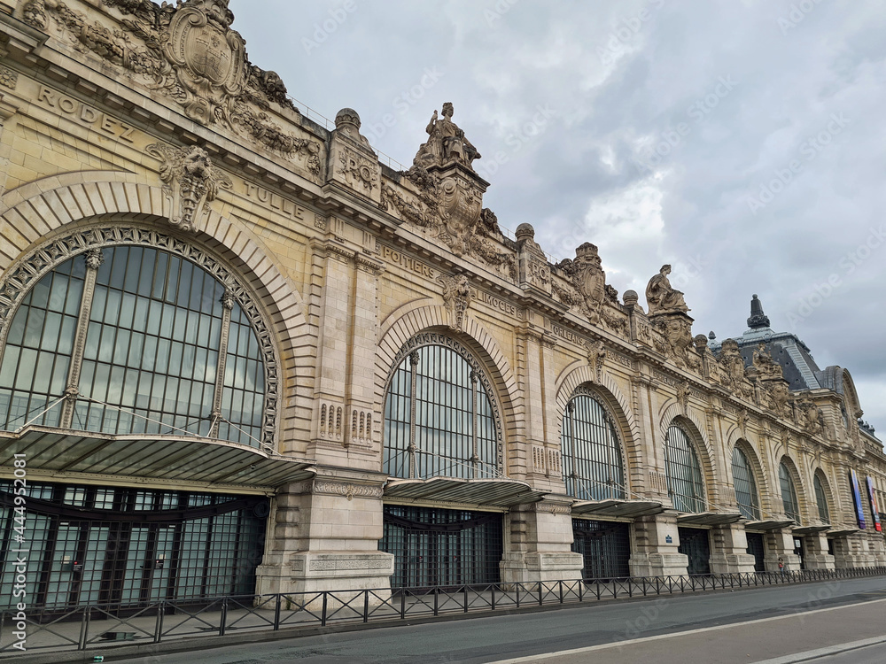 fassade von Musée d'Orsay in paris