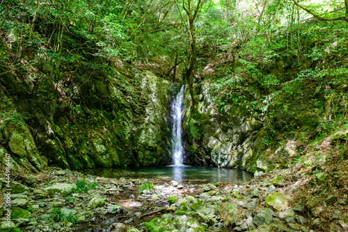 愛媛県西予市の三滝渓谷自然公園にある二見滝