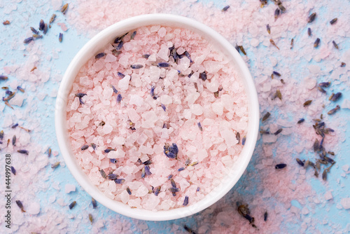 Bild auf Leinwand aromatic Lavender Himalayan sea salt