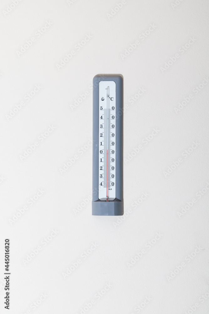 Vertical thermometer weighs on column Vertical thermometer weighs on column
