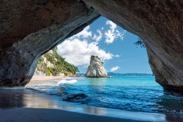 Poster Cathedral Cove Schiereiland Coromandel met Cathedral Cove  © imagoDens
