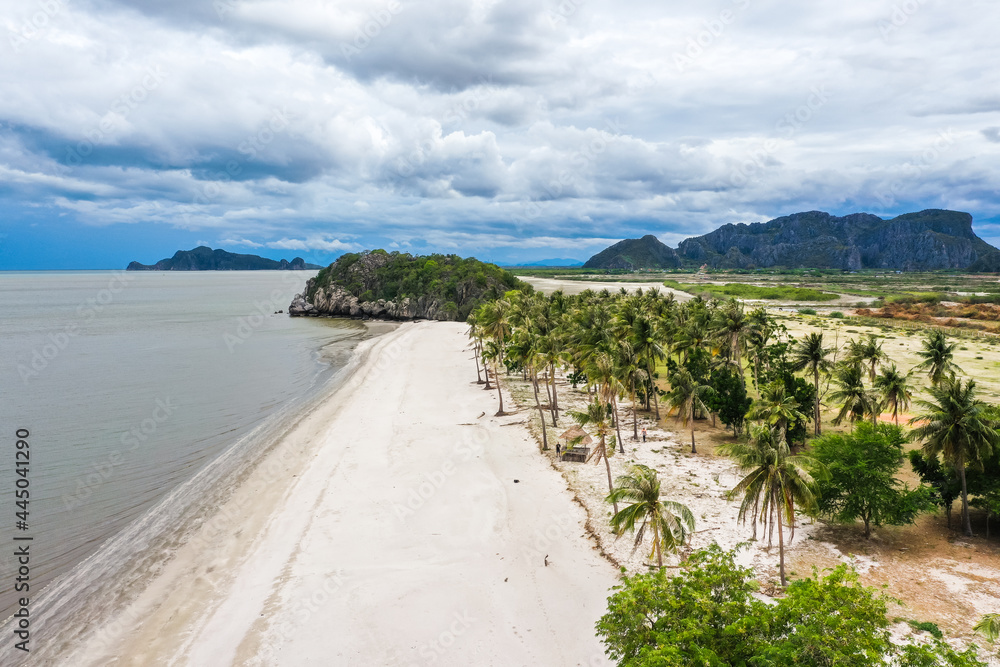 Obraz premium Sam Phraya beach in Sam Roi Yot national park in Prachuap Khiri Khan, Thailand