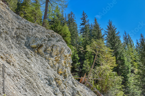 Weg, Wanderweg, Ködnitztal, Ködnitzbach, Kals, Forstweg, Geröll, Mure, Murenabgang, versperrt, Stein, Steine, Schotter, Schotterstraße, unpassierbar, versperrt, Großglockner, Osttirol, Nationalpark, H photo