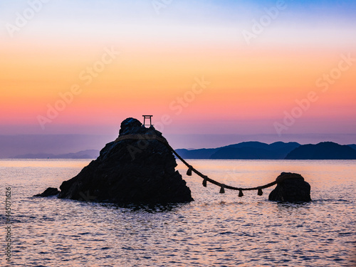 伊勢　二見浦の夜明け
