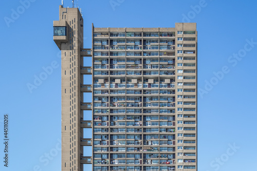 Fotografie A Brutalist style tower block, Trellick Tower, in London