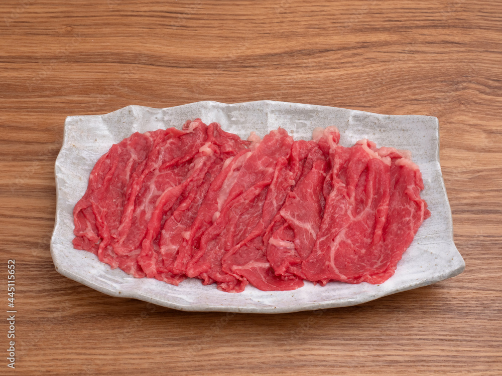 すき焼の薄切り牛肉