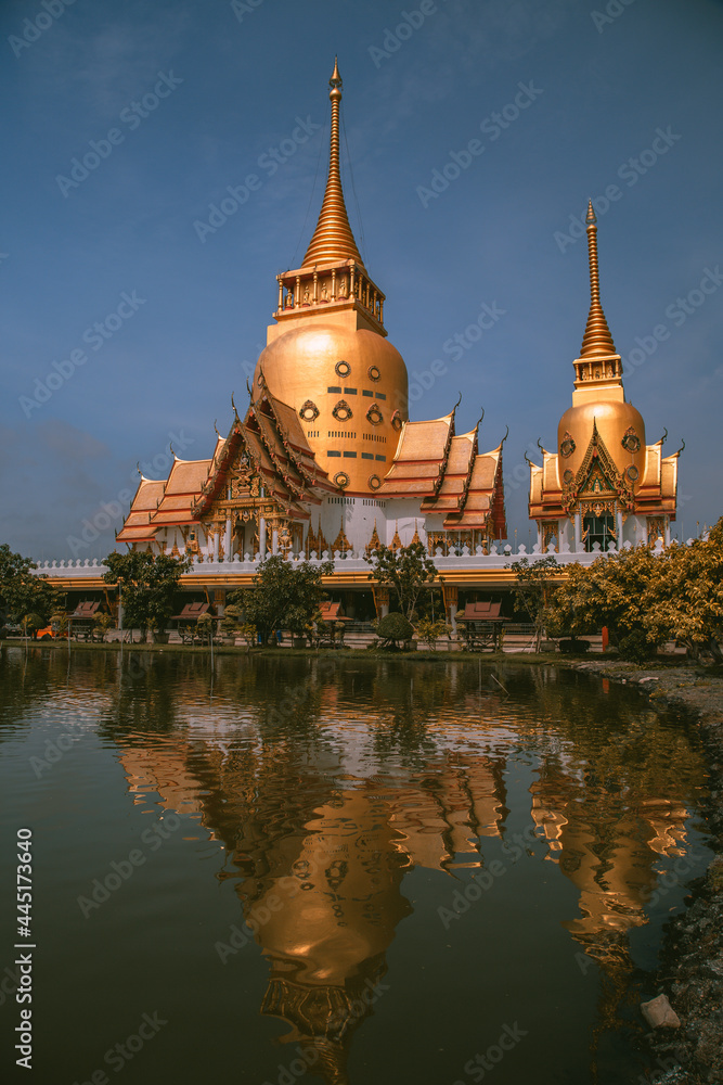 Wat Phrong Akat in Chachoengsao in Thailand