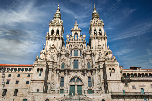 Majestuosa fachada catedral de Santiago de Compostela, estilo barroco gótico, España