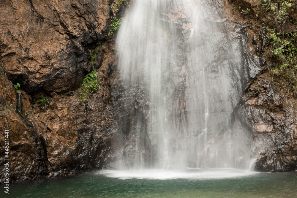 Obraz premium The waterfall.