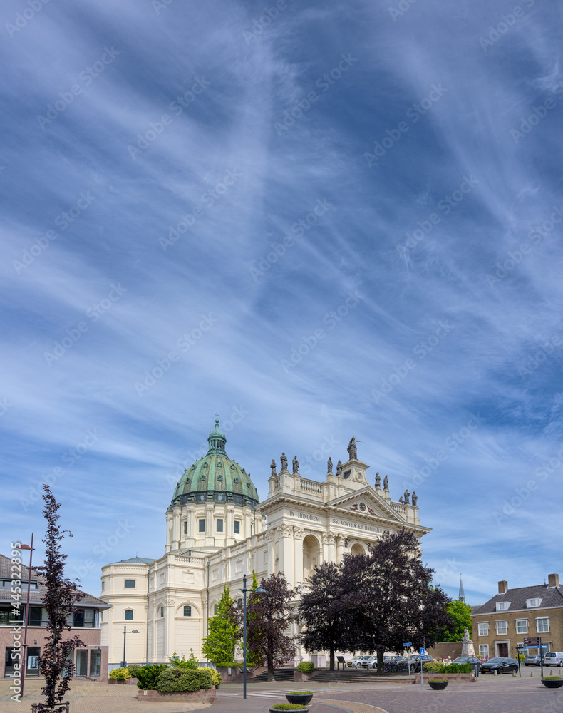 Naklejka premium Build between 1867 en 1880 Basiliek van de H.H. Agatha en Barbara in Oudenbosch, Noord-Brabant Province, The Netherlands