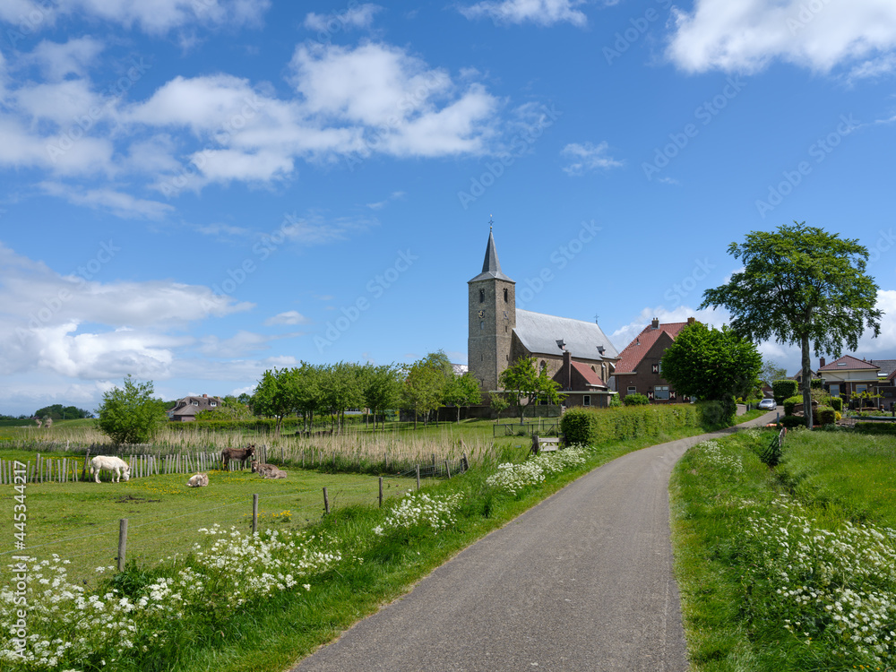 The reformed Sint-Lambertuskerk in Wilsum is one of the oldest churches in Overijssel. Built in 1050 