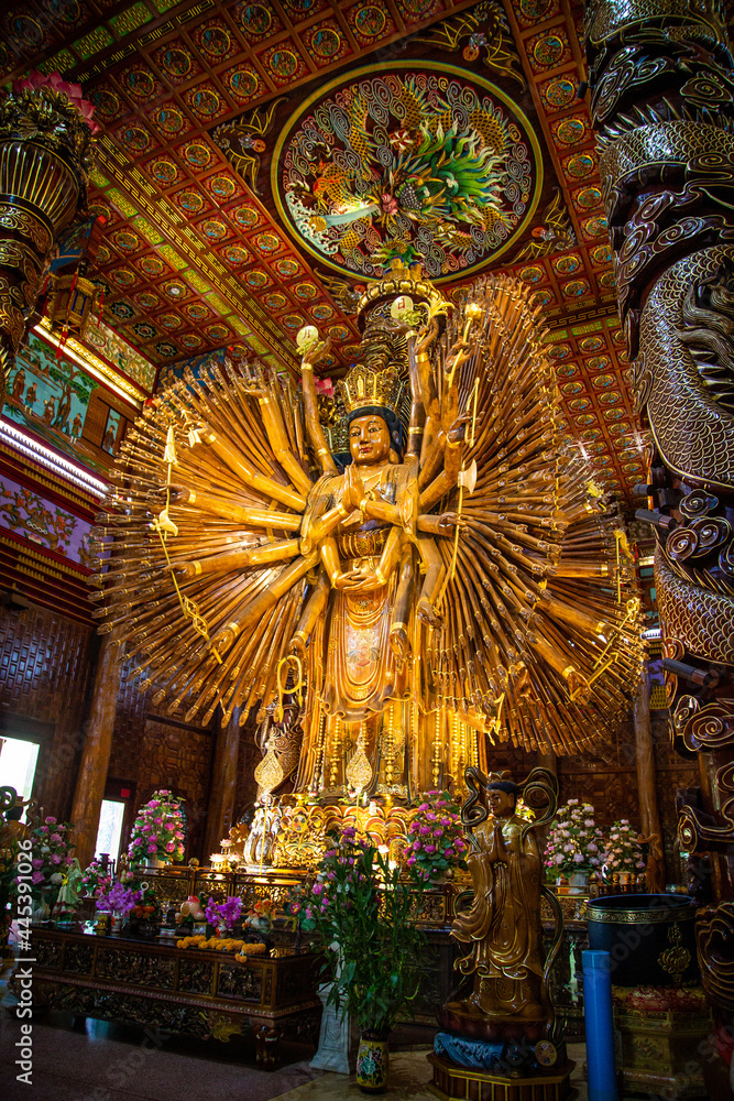 Fototapeta premium Wat Metta Thamrat or Wat Metta Tham Photiyan in Kanchanaburi, Thailand