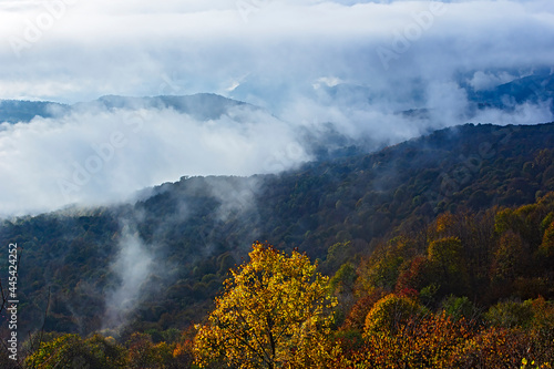 Утро Западного Кавказа в облаках
