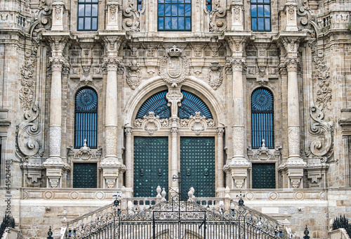 Pórtico de la gloria en la fachada del Obradoiro en la catedral de Santiago de Compostela, España photo