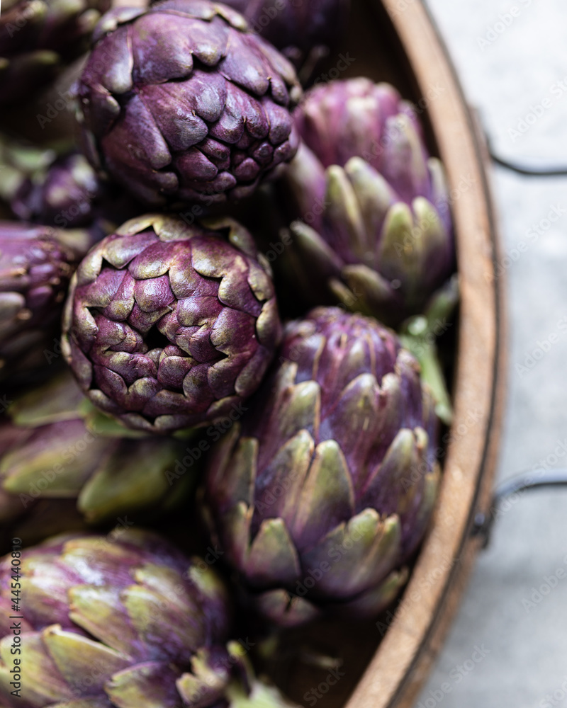 Fototapeta premium Purple Baby Artichoke 5