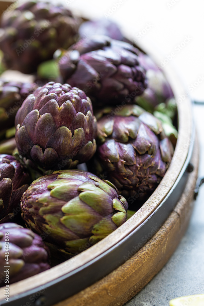 Fototapeta premium Purple Baby Artichoke 3