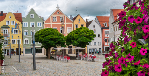 Fototapeta Naklejka Na Ścianę i Meble -  Die historische Fußgängerzone in der Altstadt von Weilheim