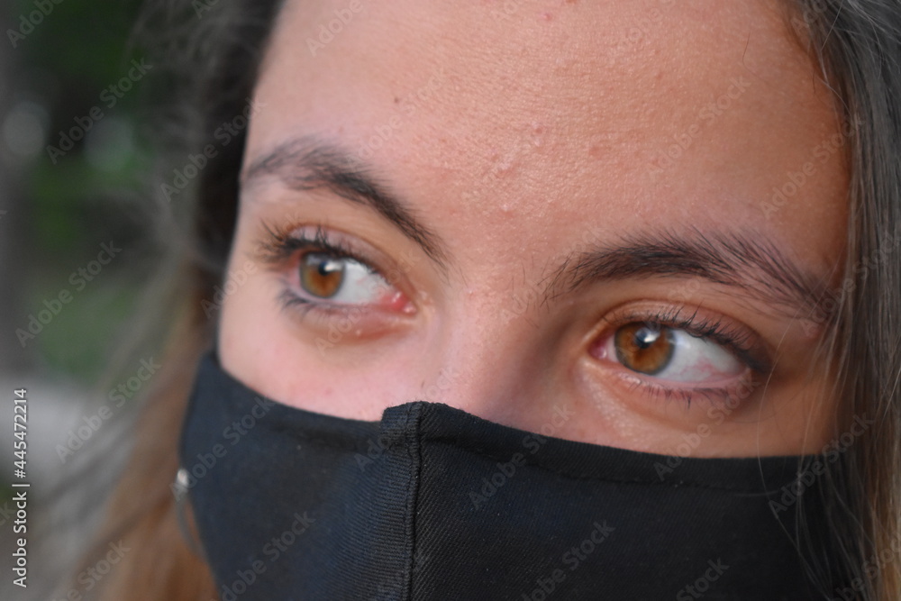 portraits to white girl with pretty eyes