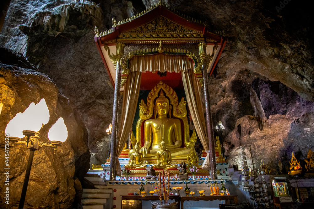 Fototapeta premium Wat Ban Tham temple and cave in Kanchanaburi, Thailand