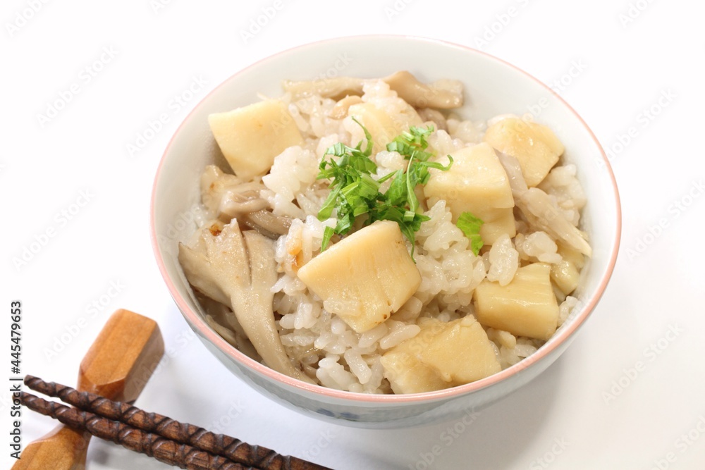 ホタテの炊き込みご飯(バター醤油風味) ホタテの炊き込みご飯(バター醤油風味)