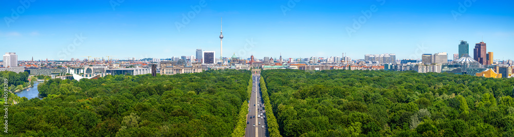 Obraz na płótnie panoramic view at the skyline of berlin w salonie