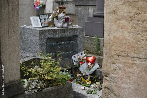 grave Jim Morrison photo