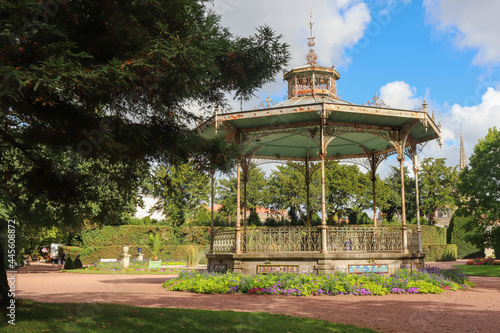 Vendée - Luçon - Jardin public Dumaine - Kiosque à musique ancien