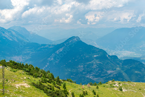 Panoramablick auf die Berge  Alpen 