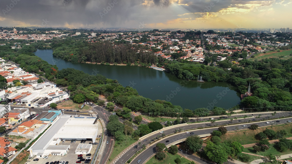Fototapeta premium Aerial drone images from the Taquaral park in Campinas, São Paulo. With a view to Cambuí.
