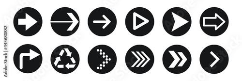 arrow direction symbols of twelve different shapes