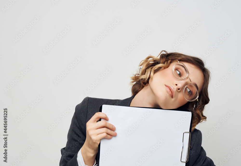 Naklejka premium Business woman in suit folder for papers blank sheet Copy Space