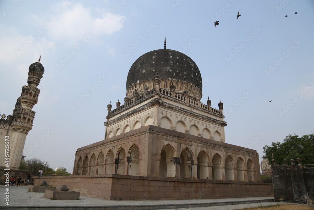 qutub shahi tomb