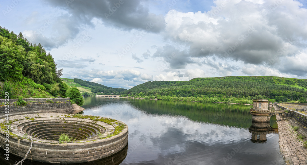Fototapeta premium Panoramic photo of Ladybower reservoir with plug hole exposed