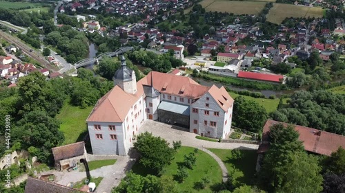 Aufnahme vom Schloss Dornburg im Sommer