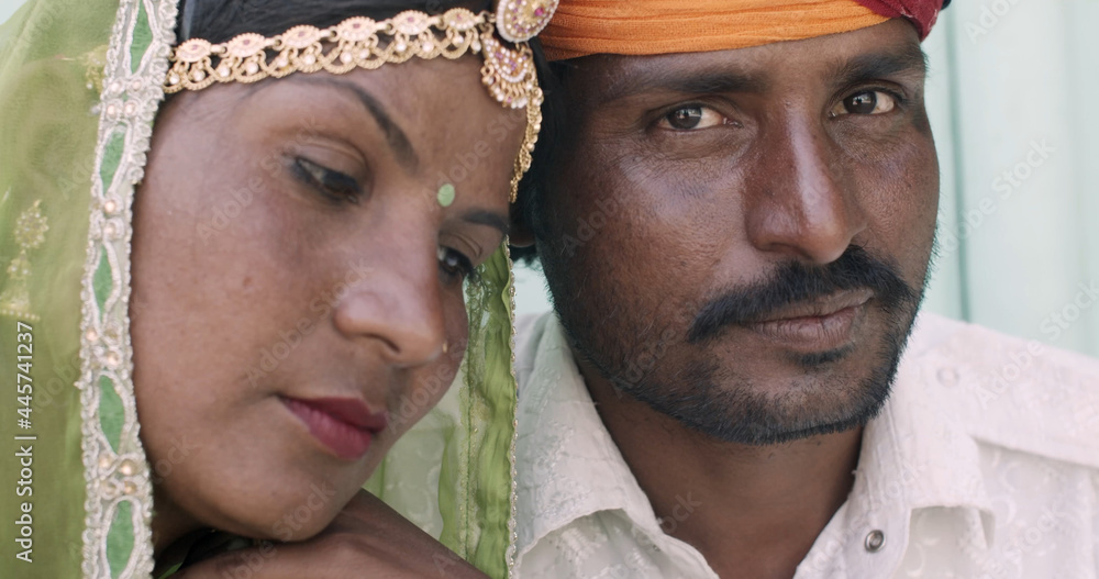 Portrait of a young Indian couple in traditional attire Stock Photo ...
