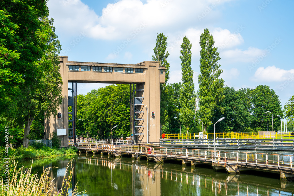 Naklejka premium Sluice in the river Meuse, Netherlands 